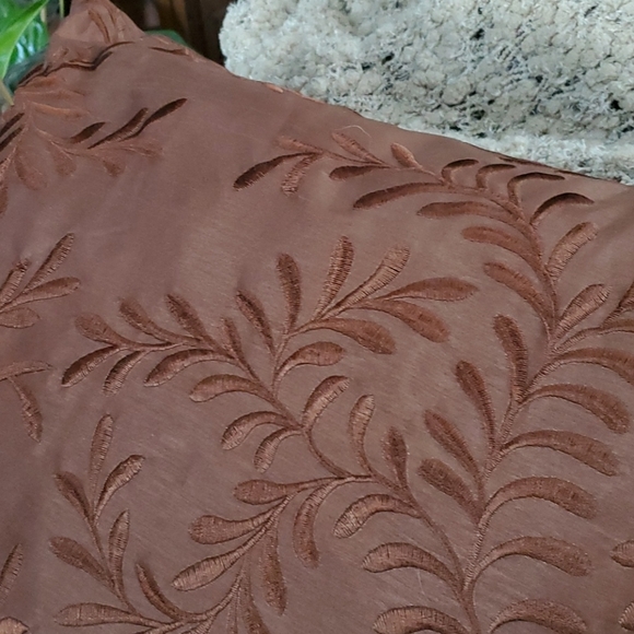 Accent pillow down filled - Picture 2 of 3